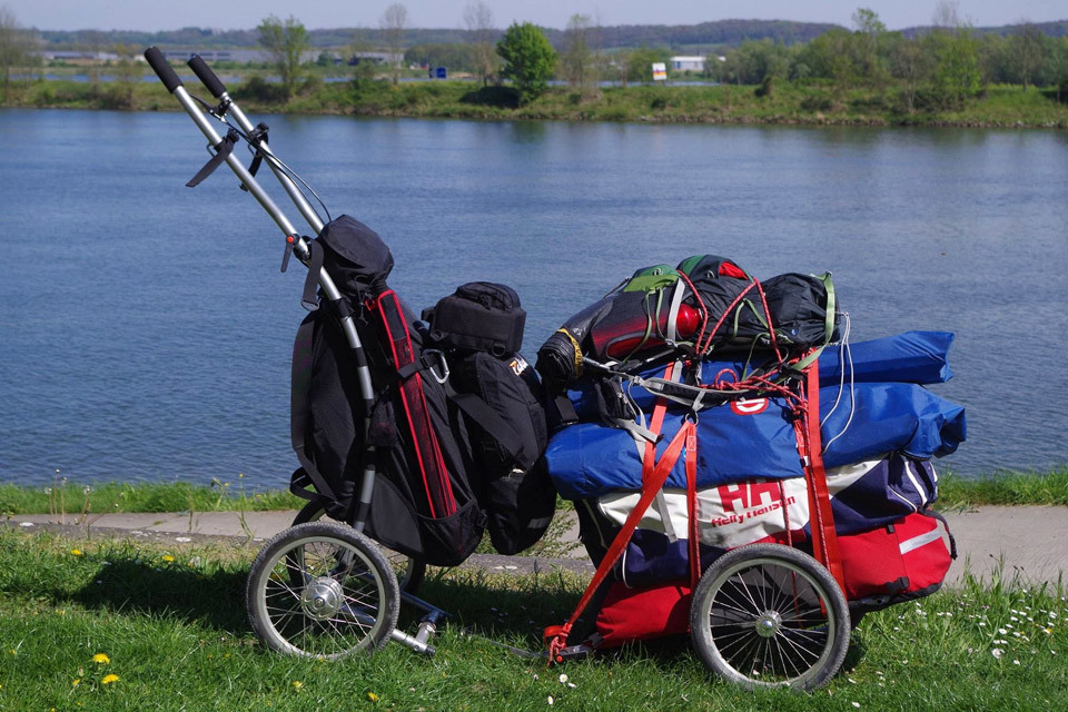 Voyage à vélo : remorque ou sacoche ?